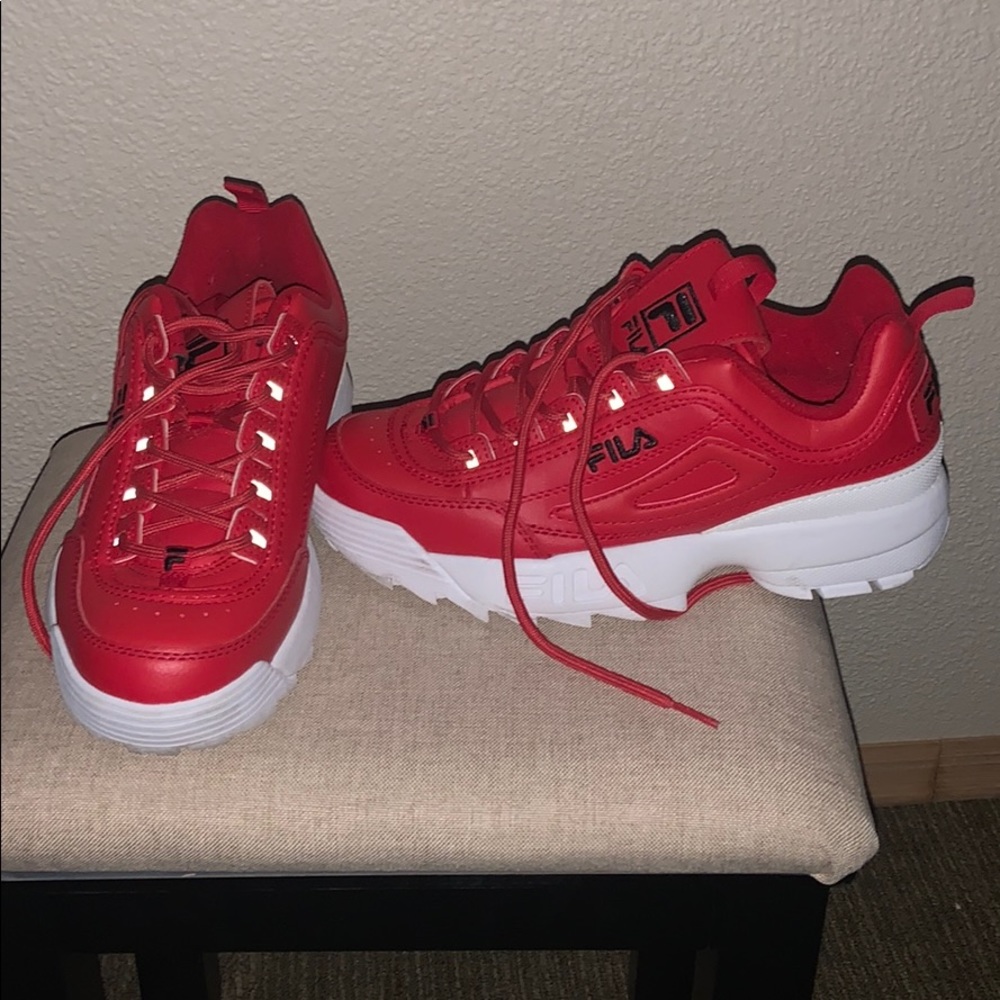 red chunky filas